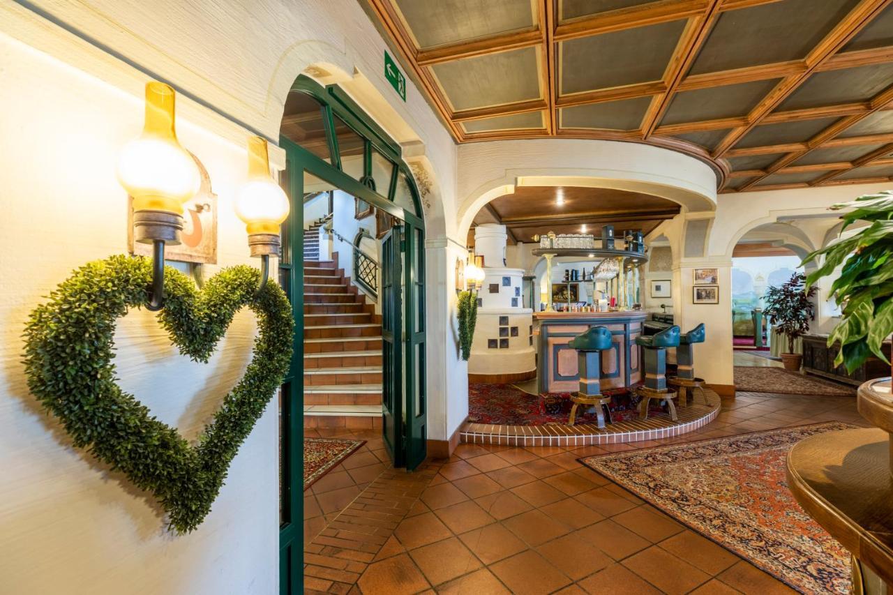 Hotel & Restaurant Wastlwirt Sankt Michael im Lungau Eksteriør billede